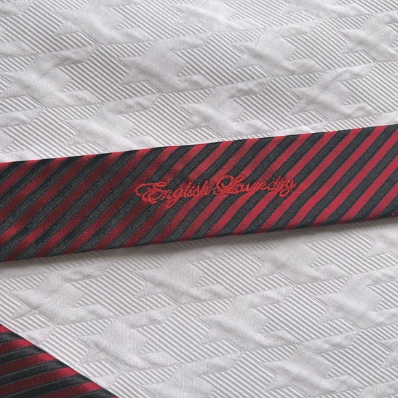 English Laundry 100% Silk Red & Black Striped Tie by Designer Christopher Wicks - Picture 8 of 12